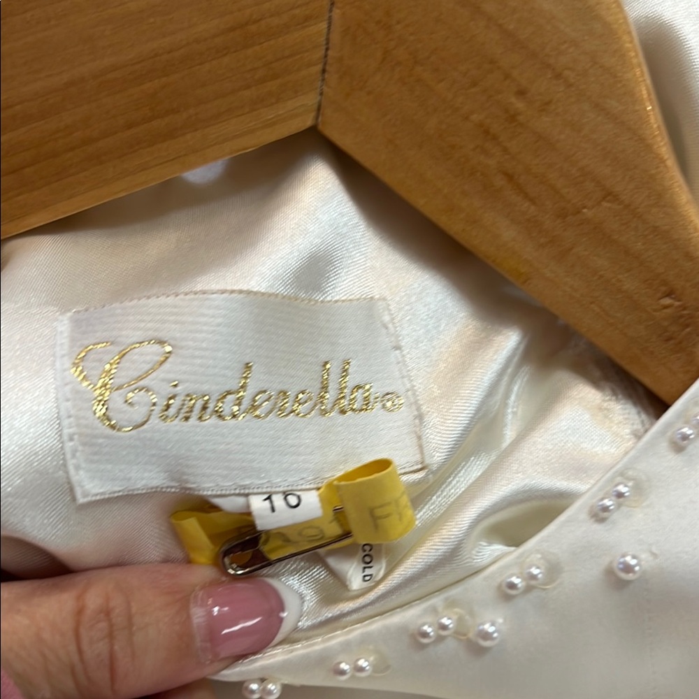 Elegant Ivory Kids Dress - Picture 7 of 7